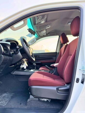 TOYOTA HILUX Image 8