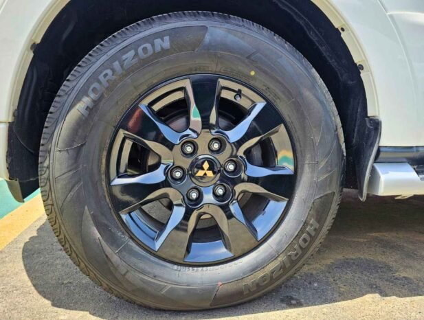 MITSUBISHI PAJERO DOUBLE TONE 2020 PETROL V6 3.5L A/T