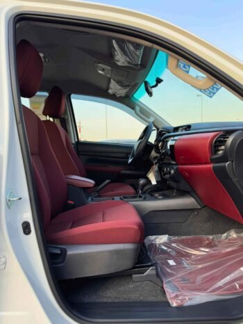 TOYOTA HILUX Image 9