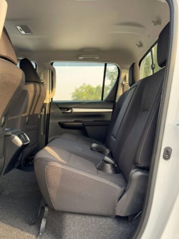 TOYOTA HILUX SR5 2025 PETROL V4 2.7L M/T