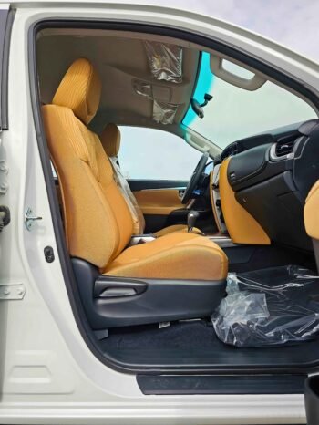TOYOTA FORTUNER Image 5