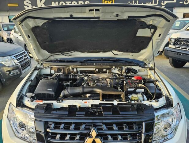 MITSUBISHI PAJERO DOUBLE TONE 2020 PETROL V6 3.5L A/T
