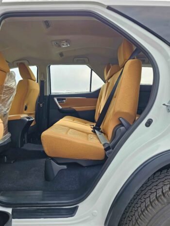 TOYOTA FORTUNER Image 4