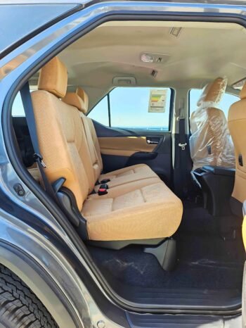 TOYOTA FORTUNER Image 3