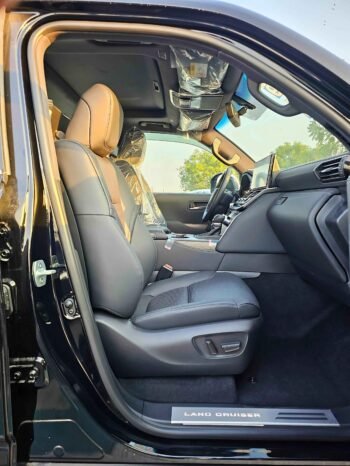 TOYOTA LANDCRUISER Image 9