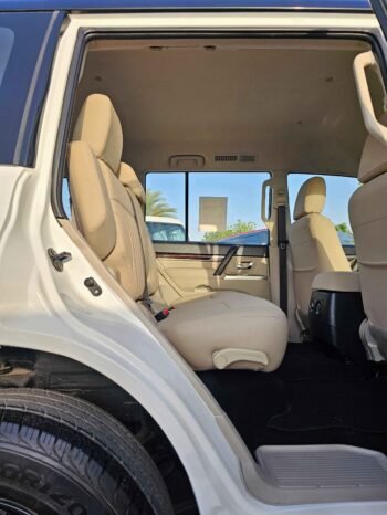 MITSUBISHI PAJERO Image 5