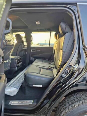 TOYOTA LANDCRUISER Image 8
