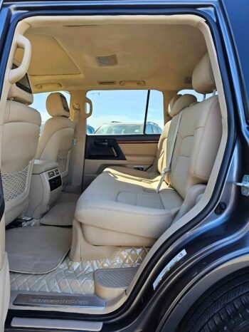 TOYOTA LANDCRUISER Image 3