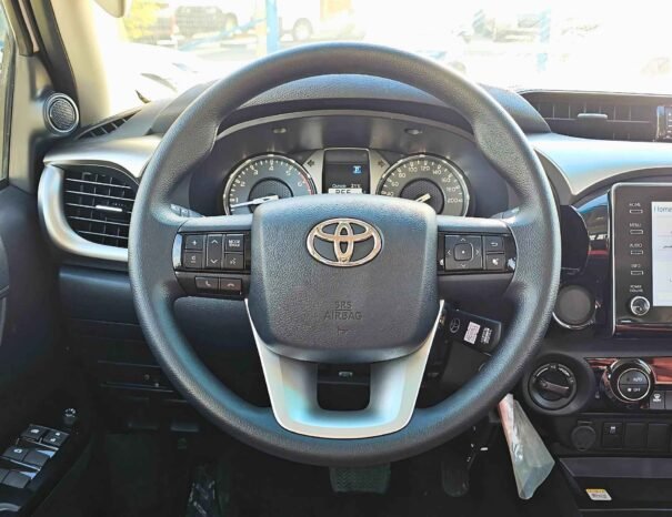 TOYOTA HILUX SR5 2025 ESSENCE 4 CYLINDRES 2.7L BOÎTE AUTO