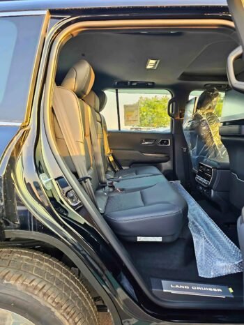 TOYOTA LANDCRUISER Image 7