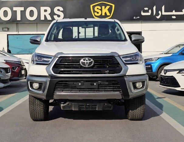 TOYOTA HILUX SR5 2025 ESSENCE 4 CYLINDRES 2.7L BOÎTE AUTO