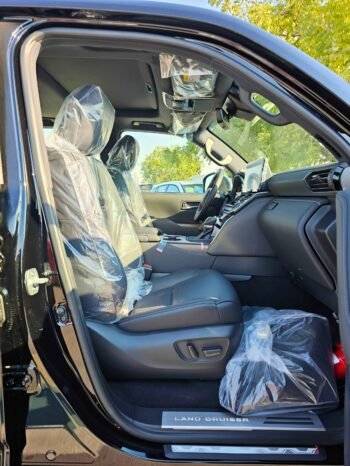 TOYOTA LANDCRUISER Image 6