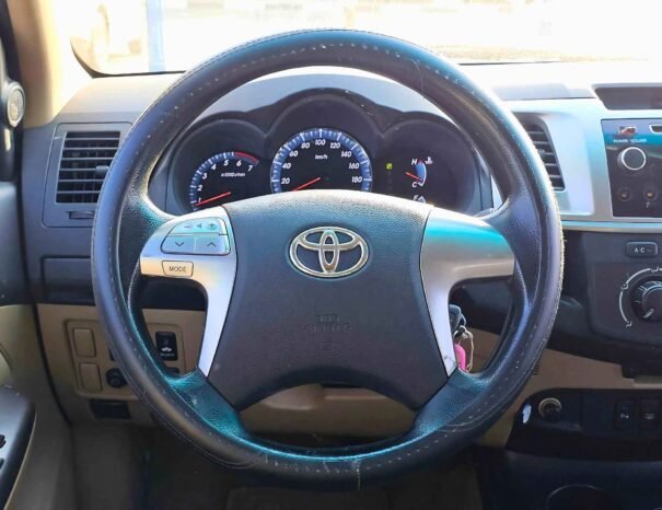 TOYOTA FORTUNER EXR 2015 БЕНЗИН V4 2.7L A/T