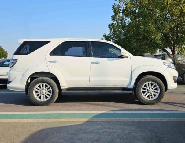 TOYOTA FORTUNER EXR 2015 БЕНЗИН V4 2.7L A/T