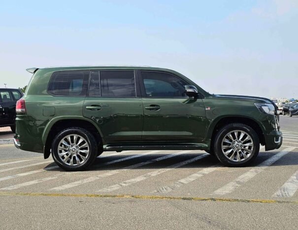 TOYOTA LANDCRUISER GR SPORT 2015 БЕНЗИН V8 4.6L A/T