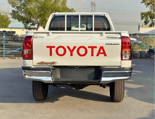 TOYOTA HILUX Image 10