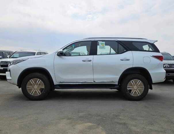 TOYOTA FORTUNER FULL OPTION 2024 PETROL V4 2.7L A/T