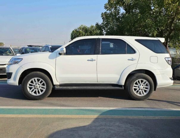 TOYOTA FORTUNER EXR 2015 БЕНЗИН V4 2.7L A/T
