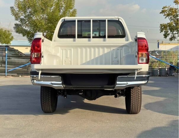TOYOTA HILUX Image 11