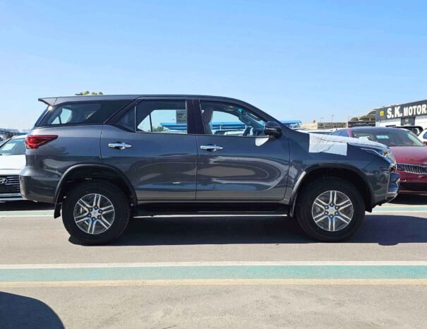 TOYOTA FORTUNER SR5 2024 PETROL V6 4.0L A/T