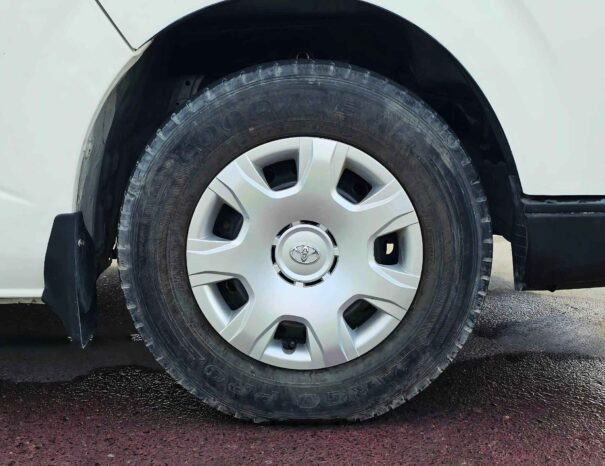 TOYOTA HIACE STANDRAD ROOF PASSENGER VAN 2022 V4 2.7L M/T
