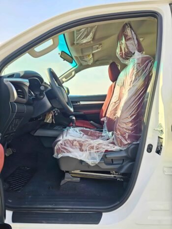TOYOTA HILUX Image 6