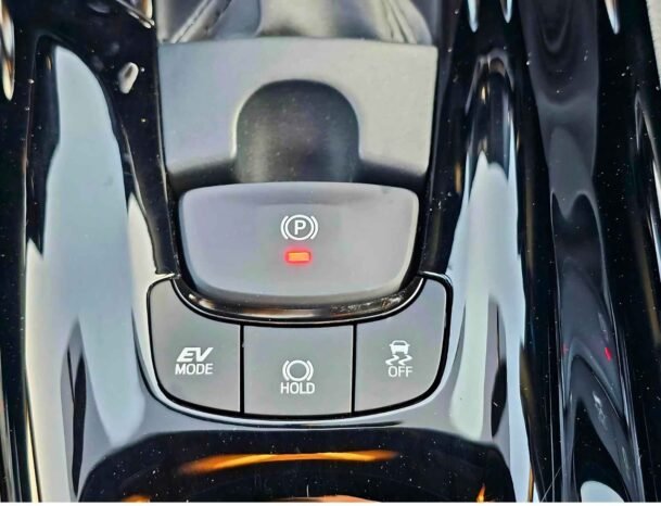 تويوتا CHR 2023 هايبرد 2023 هايبرد V4 1.8L A/T