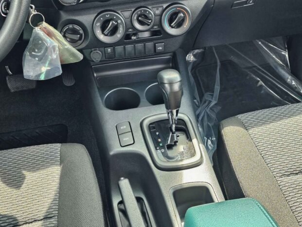 TOYOTA HILUX NARROW BODY 2024 PEROL V4  2.7L V4 A/T