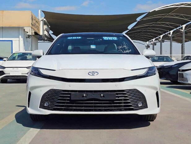 TOYOTA CAMRY LE 2025 HYBRID V4 2.5L A/T