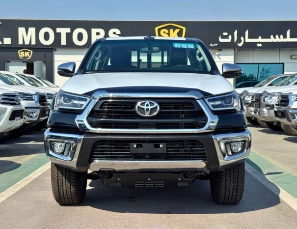 TOYOTA HILUX SR5 2025 PETROL V4 2.7L AT