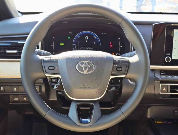TOYOTA CAMRY LE 2025 HYBRID V4 2.5L A/T