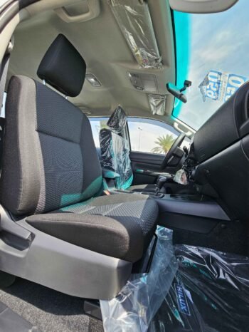 TOYOTA HILUX Image 9