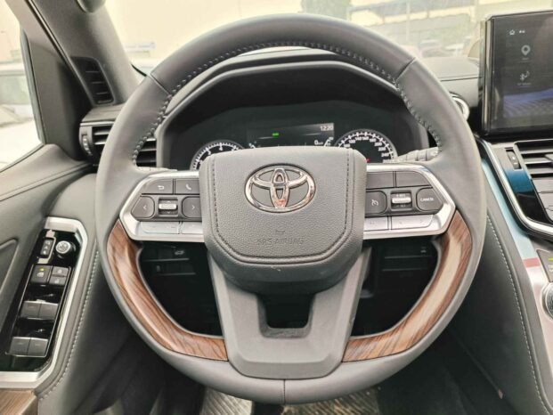TOYOTA LANDCRUISER LC300 VX 2022 PETROL V6 3.5L A/T