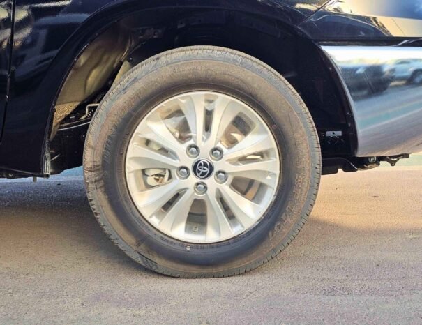 TOYOTA HILUX SR5 NARROW BODY 2025 PETROL V4 2.7L A/T