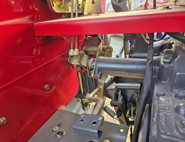MASSEY FERGUSON 385 TRACTOR 4WD DIESEL M/T