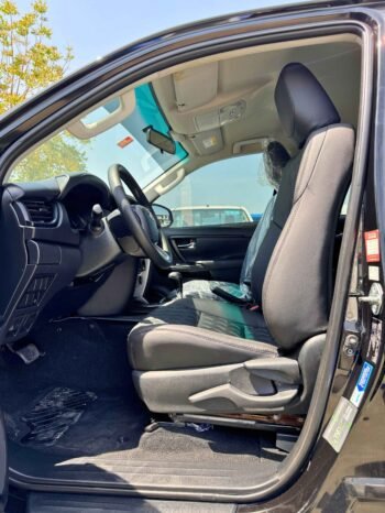 TOYOTA FORTUNER Image 6
