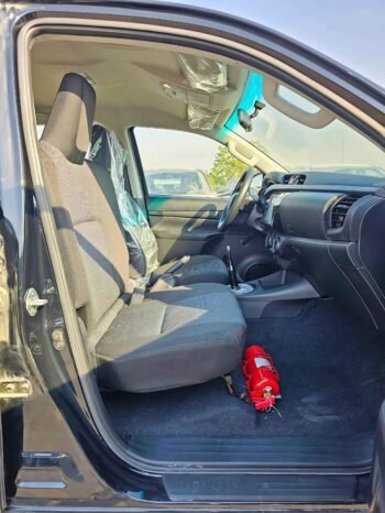 TOYOTA HILUX Image 6