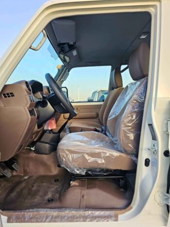 TOYOTA LAND CRUISER PICKUP Image 7