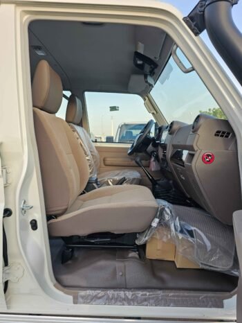 TOYOTA LAND CRUISER PICKUP Image 6