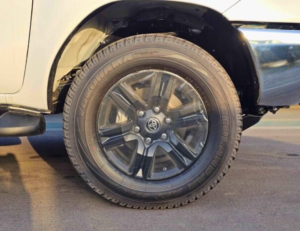 TOYOTA HILUX SR5 EURO 4 2025 DIESEL V4 2.4L A/T