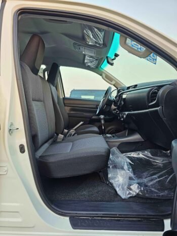 TOYOTA HILUX Image 6