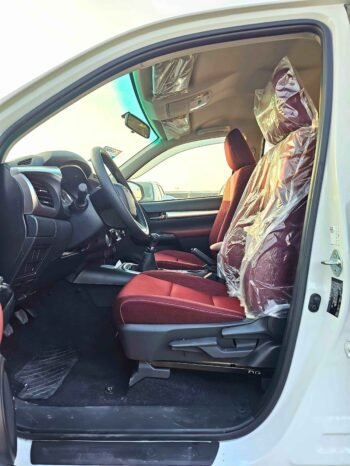TOYOTA HILUX Image 6