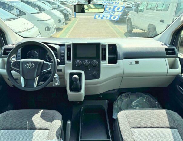 TOYOTA HIACE HIGHROOF 2025 DIESEL V4 2.8L M/T