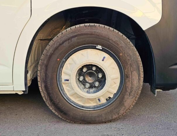 TOYOTA HIACE STANDARD ROOF HALF CARGO 2025 PETROL V6 3.5L M/T