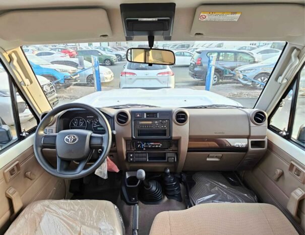 TOYOTA LANDCRUISER PICKUP LC79 SC STD-E DIESEL V4 2.8L M/T