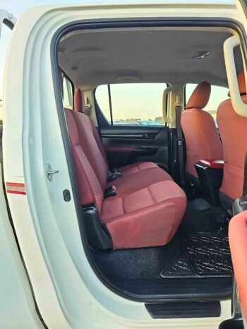 TOYOTA HILUX Image 4