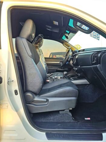TOYOTA HILUX Image 7