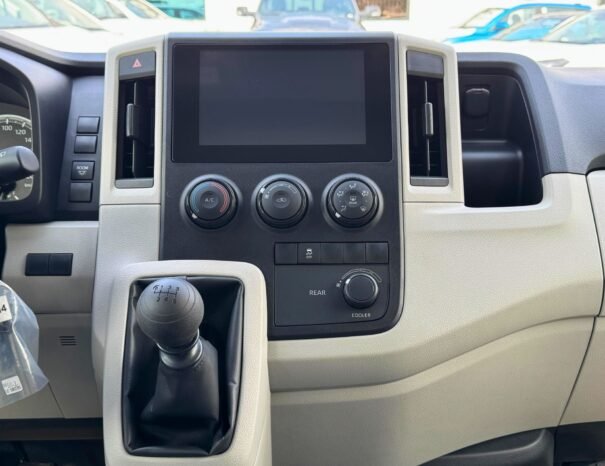 TOYOTA HIACE HIGHROOF 2025 DIESEL V4 2.8L M/T