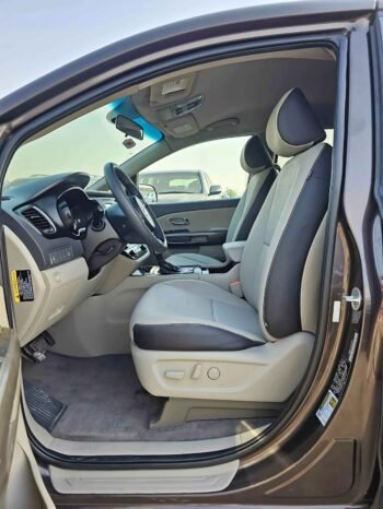 KIA SEDONA Image 4