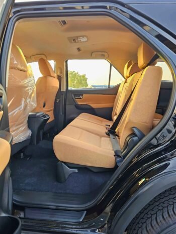 TOYOTA FORTUNER Image 5